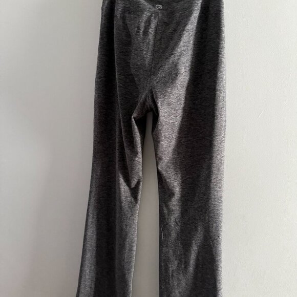 GapFit Brushed Jersey Grey V-rise Bootcut Pant Medium Tall - Picture 5 of 7